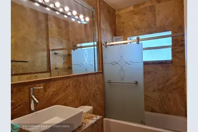 906 NE 3 Street, Hallandale Beach, FL 33009 - Photo 17