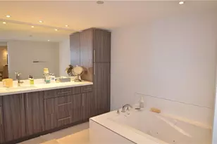 19355 Turnberry Way, Aventura, FL 33180 - Photo 17