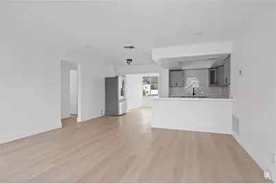 4510 NW 49th Dr, Tamarac, FL 33319 - Photo 7