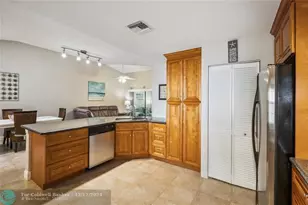 35 Centennial Ct, Deerfield Beach, FL 33442 - Photo 5