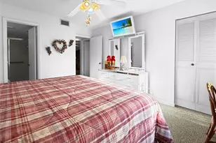 329 Knotty Pine Cir, Greenacres, FL 33463 - Photo 17