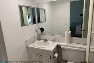 1010 Islewood D, Deerfield Beach, FL 33442 - Photo 15