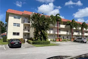 9410 N Hollybrook Lake Dr, Pembroke Pines, FL 33025 - Photo 1