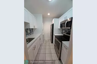 10036  Twin Lakes Dr, Unit #37F, Coral Springs, FL 33071 - Photo 3