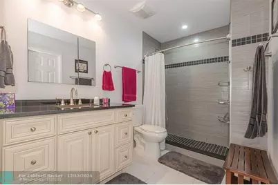 200  Diplomat Pkwy, Unit #321, Hallandale Beach, FL 33009 - Photo 17