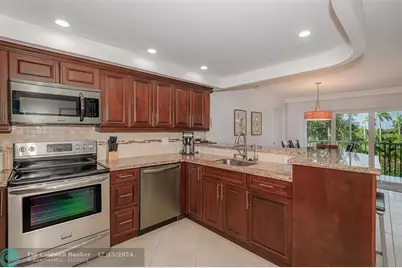 200  Diplomat Pkwy, Unit #321, Hallandale Beach, FL 33009 - Photo 1