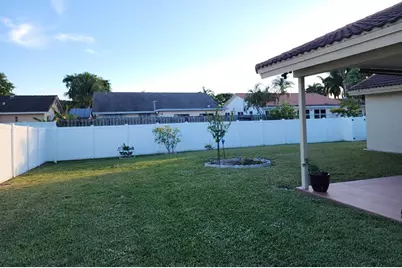 426 SE 3rd Pl, Dania Beach, FL 33004 - Photo 7