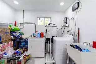 131 NW 72nd Way, Hollywood, FL 33024 - Photo 17