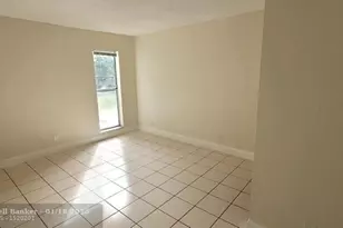 4401 Treehouse Ln, Fort Lauderdale, FL 33319 - Photo 7