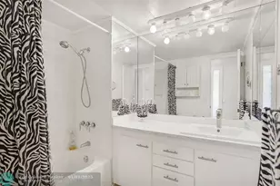 5670 SW Cypress Dr, Fort Lauderdale, FL 33312 - Photo 7