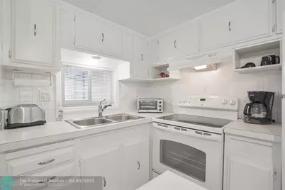 5670 SW Cypress Dr, Fort Lauderdale, FL 33312 - Photo 17