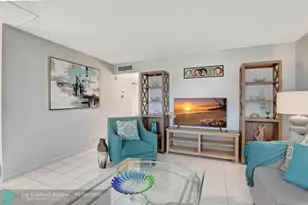 204 Burgundy E, Delray Beach, FL 33484 - Photo 3