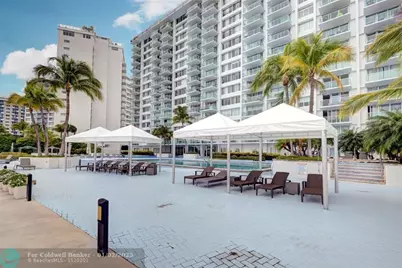 1000  West Ave, Unit #1405, Miami Beach, FL 33139 - Photo 17