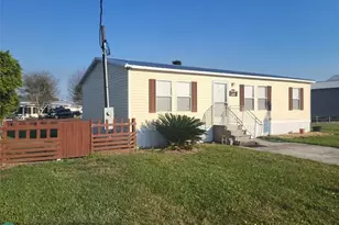 1057 Blue Heron, Moore Haven, FL 33471 - Photo 1