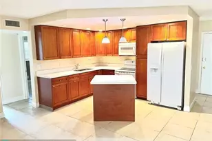 4425 Treehouse Ln, Tamarac, FL 33319 - Photo 1