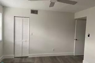 11266 SW 12th St, Pembroke Pines, FL 33025 - Photo 5