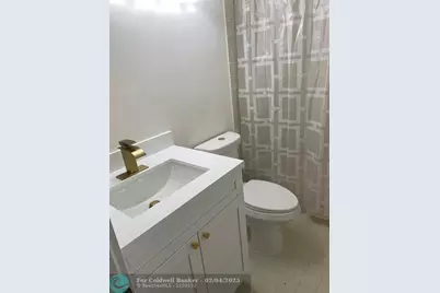 11266 SW 12th St, Pembroke Pines, FL 33025 - Photo 3