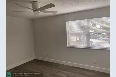 11266 SW 12th St, Pembroke Pines, FL 33025 - Photo 9