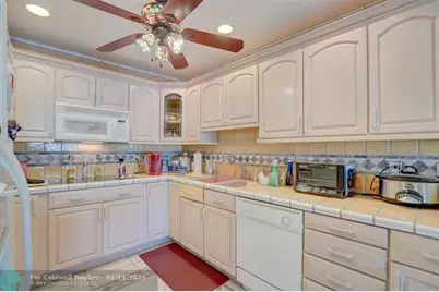 305 S Riverside Dr, Pompano Beach, FL 33062 - Photo 23