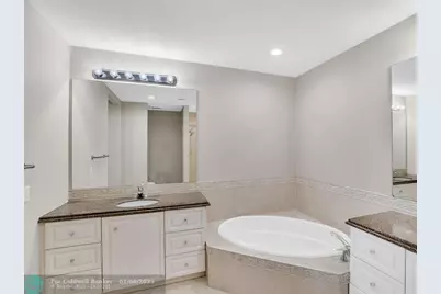 14  Harbour Isle Dr, Unit #Ph4, Fort Pierce, FL 34949 - Photo 29