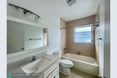 35 NE 3rd St, Dania Beach, FL 33004 - Photo 23