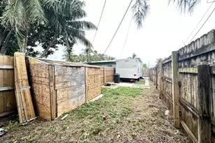 578 Tallulah Rd, Lake Worth, FL 33462 - Photo 11