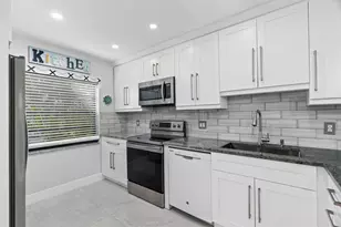 21215 Lago Cir, Boca Raton, FL 33433 - Photo 11