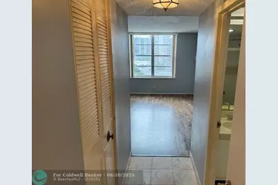 230  174th St, Unit #814, Sunny Isles Beach, FL 33160 - Photo 17