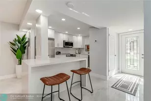 9523 S Hollybrook Lake Dr, Pembroke Pines, FL 33025 - Photo 11