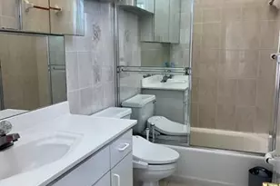 5005 Collins Ave, Miami Beach, FL 33140 - Photo 17