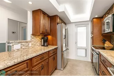 2731 NE 14th Street Cswy, Unit #605, Pompano Beach, FL 33062 - Photo 7