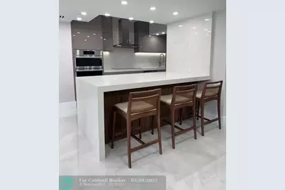 2051 SE 3rd St, Unit #406, Deerfield Beach, FL 33441 - Photo 7