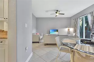 6927 Julia Gardens Dr, Coconut Creek, FL 33073 - Photo 9