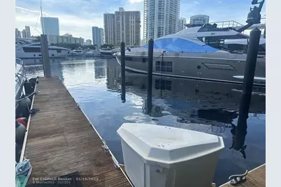 19777 E Country Club Dr, Aventura, FL 33180 - Photo 3