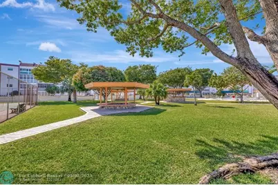 4270 NW 40th St, Unit #302, Lauderdale Lakes, FL 33319 - Photo 49