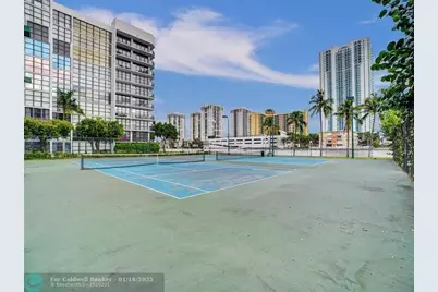 800  Parkview Dr, Unit #524, Hallandale Beach, FL 33009 - Photo 33