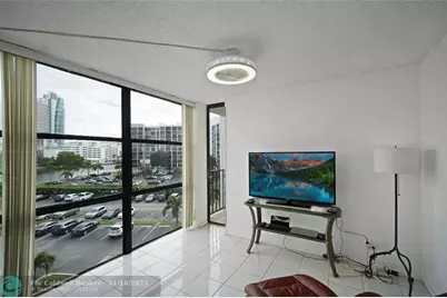 800  Parkview Dr, Unit #524, Hallandale Beach, FL 33009 - Photo 15
