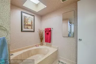 7300 Radice Ct, Lauderhill, FL 33319 - Photo 27