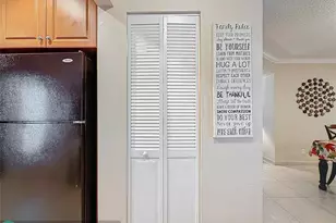 4270 NW 40th St, Lauderdale Lakes, FL 33319 - Photo 17