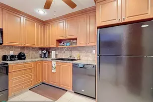 4270 NW 40th St, Lauderdale Lakes, FL 33319 - Photo 11