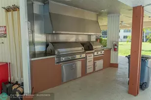 150 S Hollybrook Terrace, Pembroke Pines, FL 33025 - Photo 23