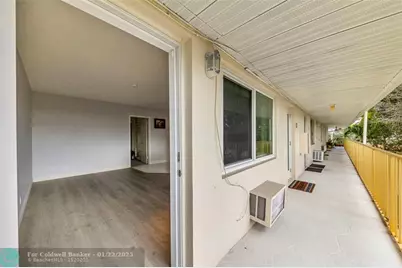 11 SW 4th Ave, Unit #10, Boca Raton, FL 33432 - Photo 3