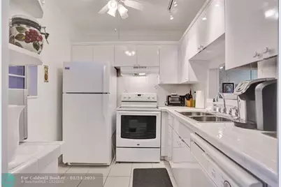 4706 NW 36th St, Unit #409, Lauderdale Lakes, FL 33319 - Photo 3