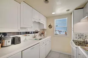 689 NE 6th Ct, Boynton Beach, FL 33435 - Photo 13