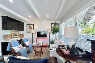 2124 NE 5th Ave, Wilton Manors, FL 33305 - Photo 3