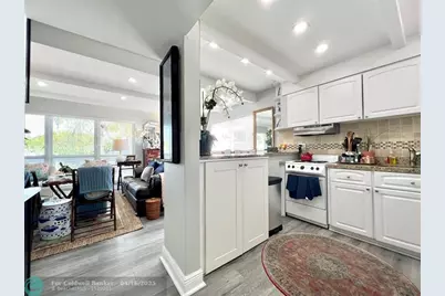 2124 NE 5th Ave, Unit #208, Wilton Manors, FL 33305 - Photo 5