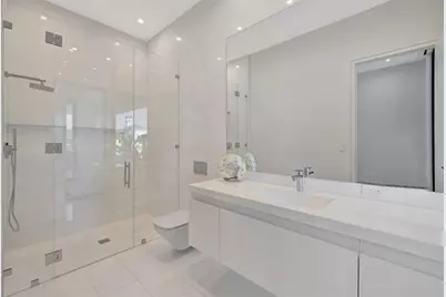 2560  Del Lago Dr, Fort Lauderdale, FL 33316 - Photo 57