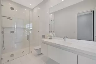 2560 Del Lago Dr, Fort Lauderdale, FL 33316 - Photo 57