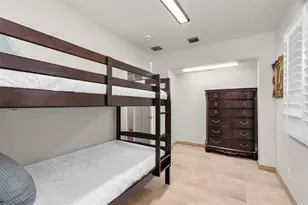 18 Nurmi Dr, Fort Lauderdale, FL 33301 - Photo 41