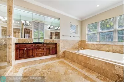 3733  Solana Rd, Miami, FL 33133 - Photo 11